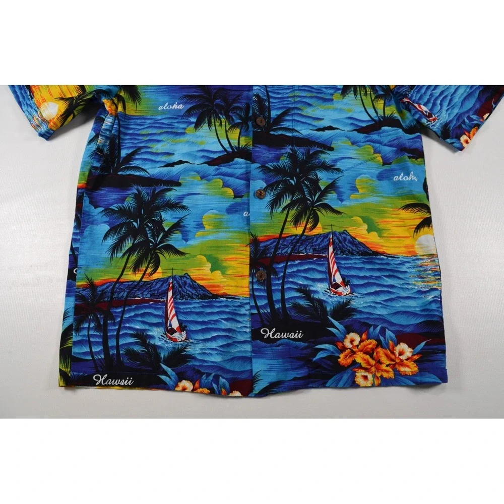 Royal Hawaiian Creations Aloha Tropical Shirt‎ Men's Medium Palm Trees Catamaran